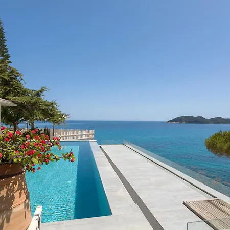 Azzure Vista Seafront Villa