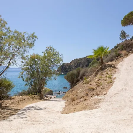 Villa Azzure Vista Seafront Villa *