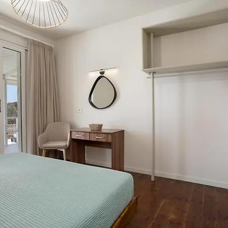 Azzure Vista Seafront Villa * Vasilikí