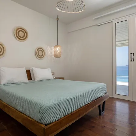 Azzure Vista Seafront Villa *