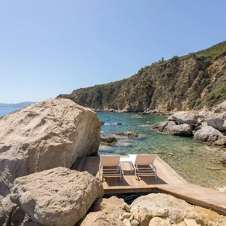 Azzure Vista Seafront Villa *