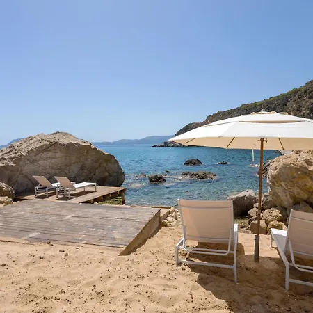 Azzure Vista Seafront Villa *