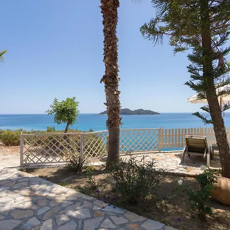 Azzure Vista Seafront Villa *