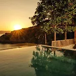Azzure Vista Seafront Βίλα *