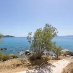 Azzure Vista Seafront *