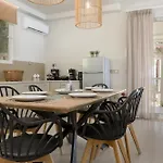 Azzure Vista Seafront * Ανω Βασιλικος
