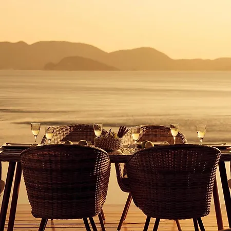 Azzure Vista Seafront *