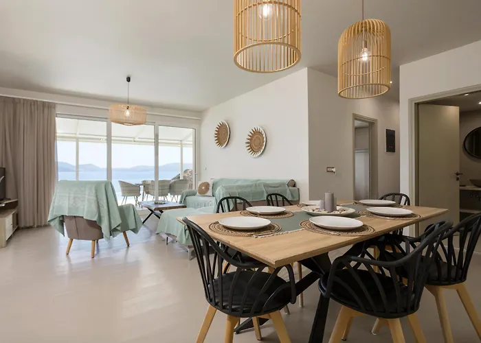 Azzure Vista Seafront Villa Vasilikí